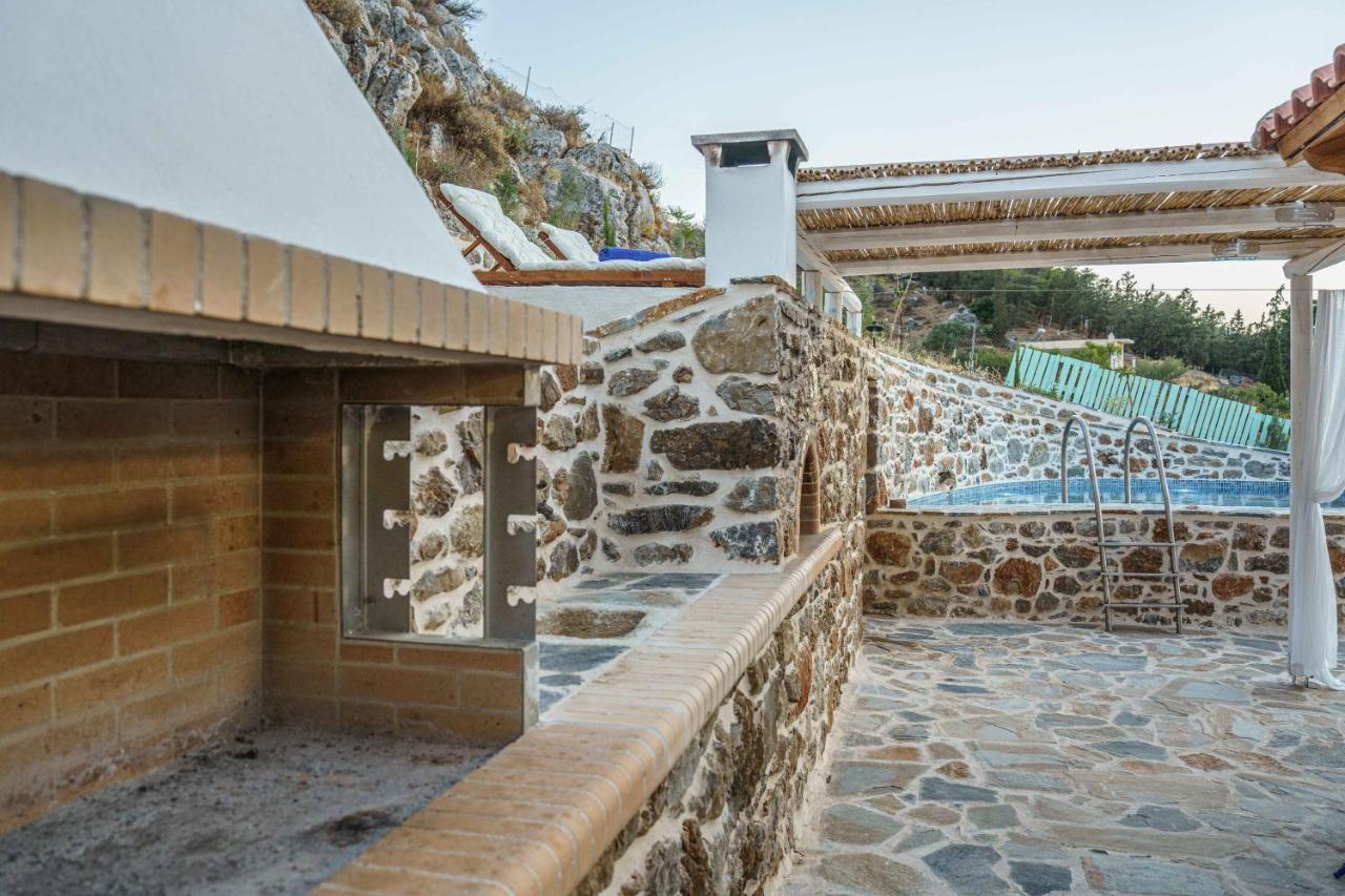Villa Simantiri Pombia Екстериор снимка