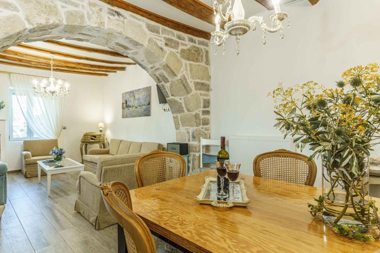 Villa Simantiri Pombia Екстериор снимка