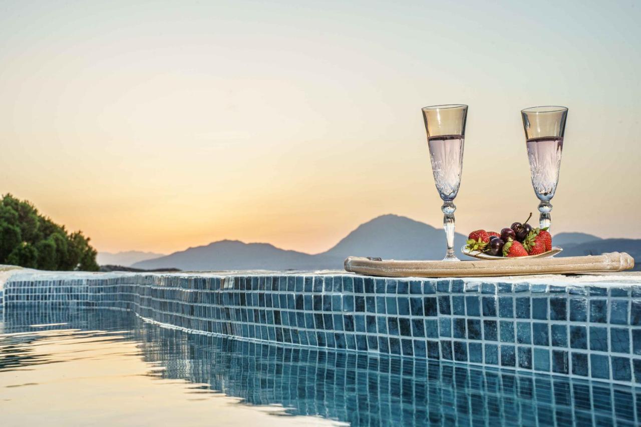 Villa Simantiri Pombia Екстериор снимка
