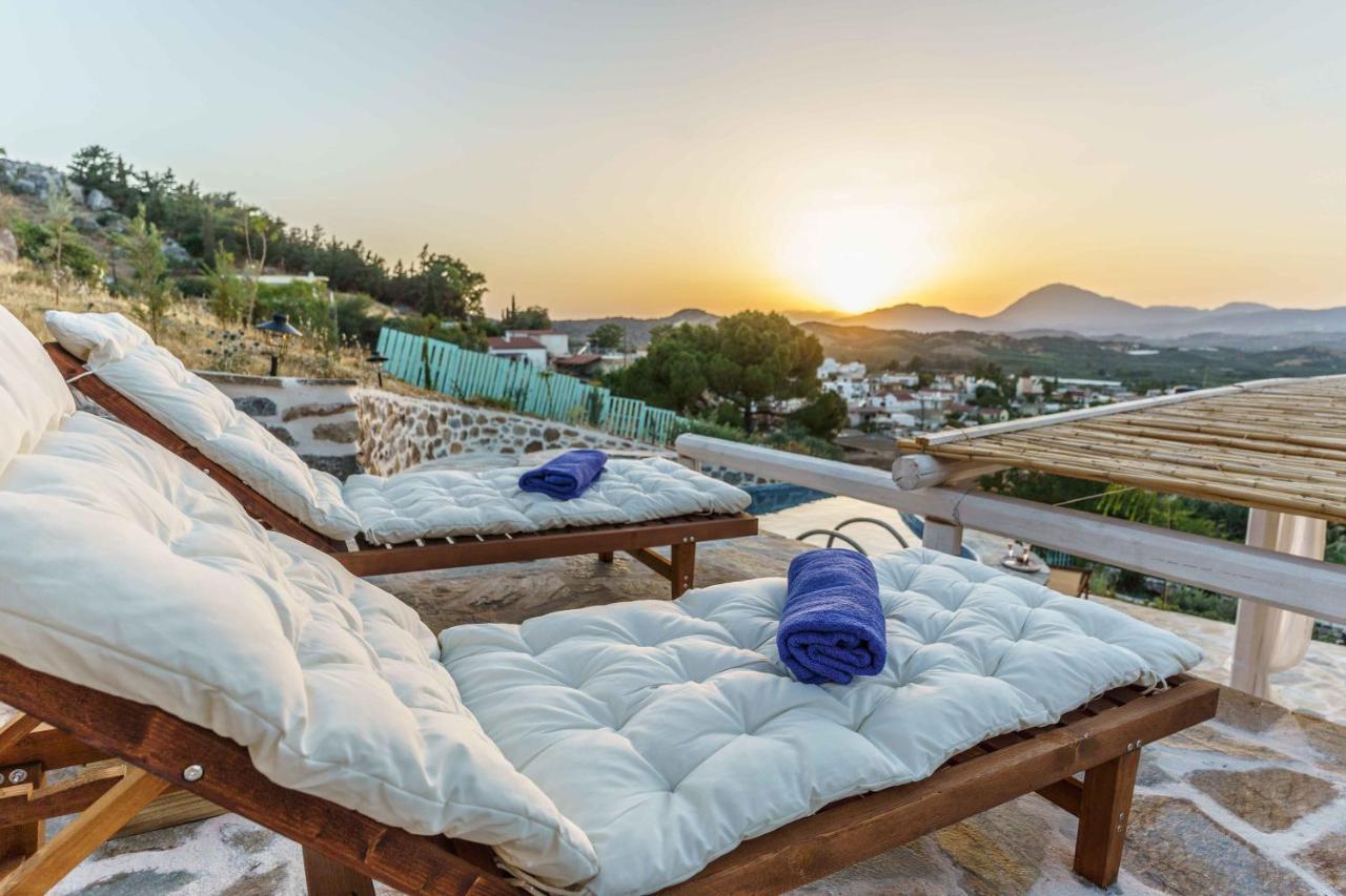 Villa Simantiri Pombia Екстериор снимка
