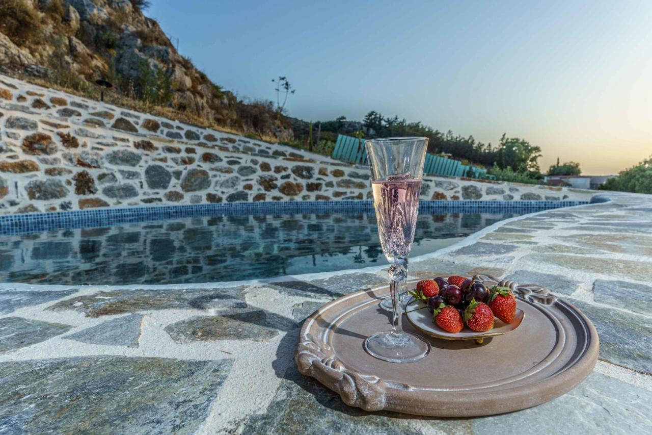 Villa Simantiri Pombia Екстериор снимка