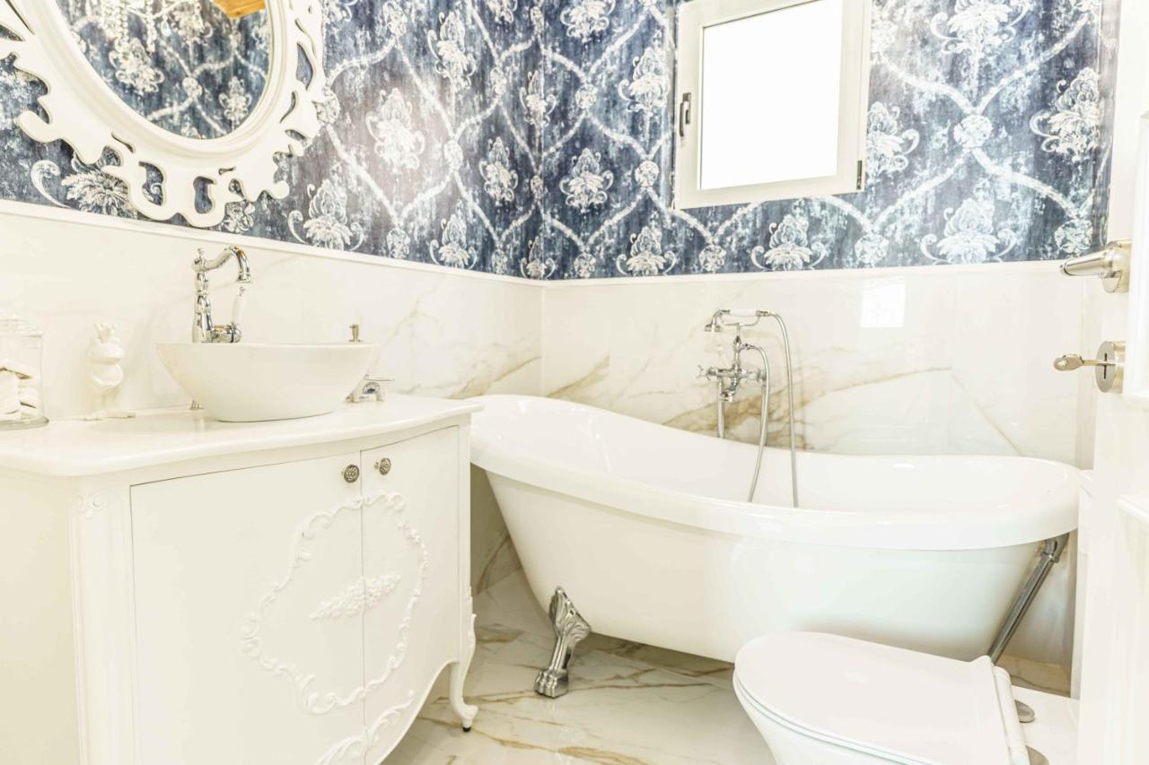 Villa Simantiri Pombia Екстериор снимка