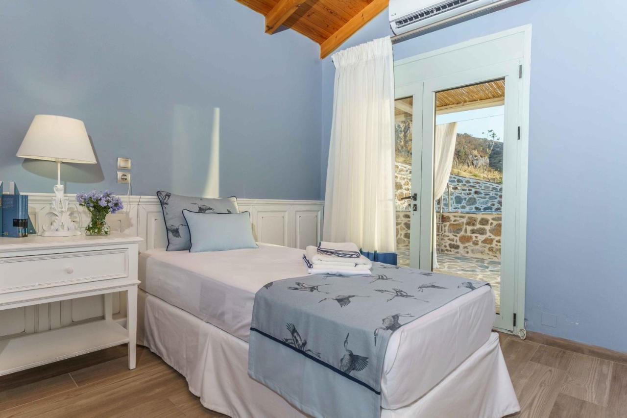 Villa Simantiri Pombia Екстериор снимка