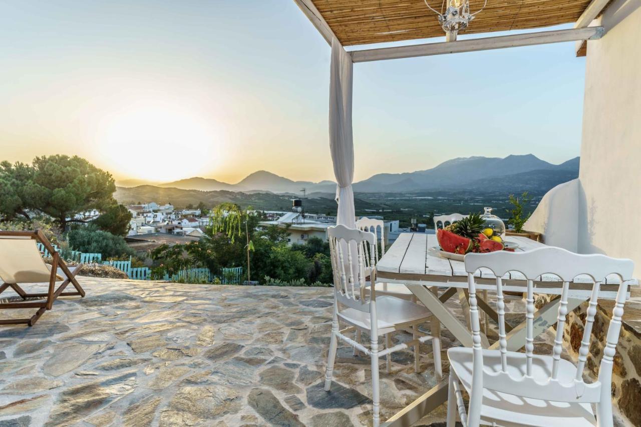 Villa Simantiri Pombia Екстериор снимка