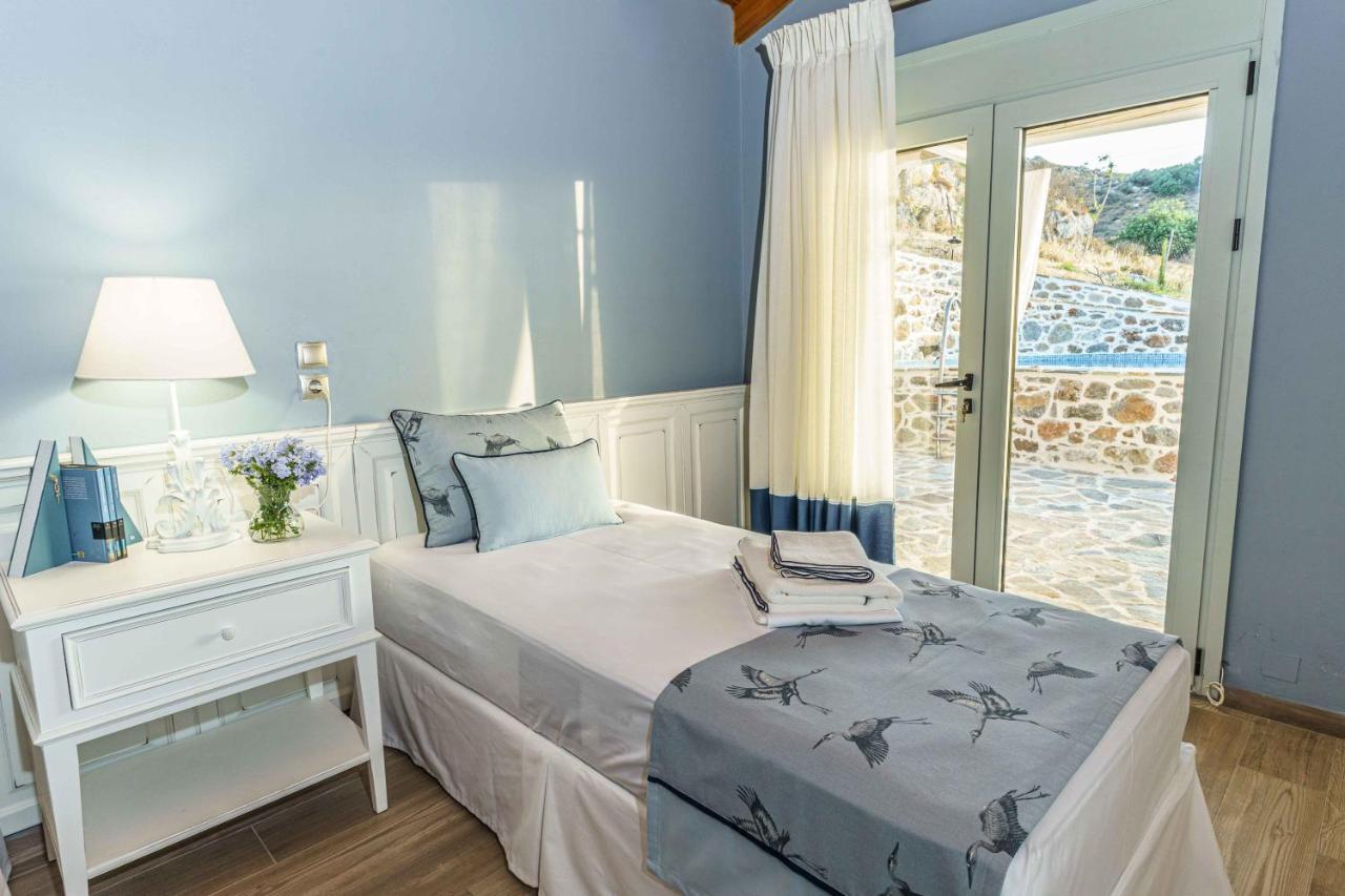 Villa Simantiri Pombia Екстериор снимка
